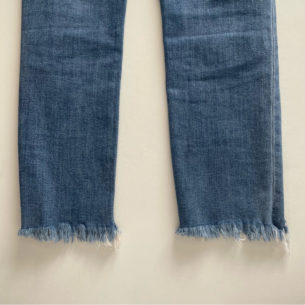 Aritzia LEVIS 726 High Rise Straight Jeans Size 26 light wash distressed Demin - Picture 8 of 13